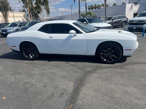 White Knuckle Clearcoat 2019 Dodge Challenger SXT