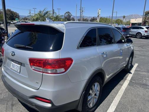 2016 Kia Sorento LX