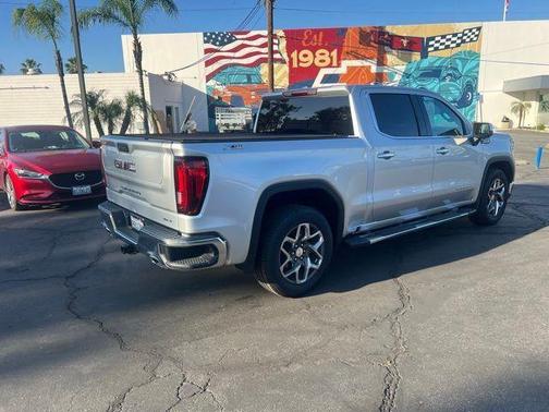 Quicksilver Metallic 2022 GMC Sierra 1500 SLT