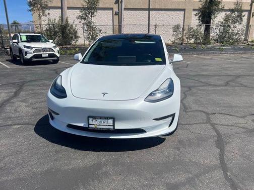 Pearl White Multi-Coat 2018 Tesla Model 3 Long Range