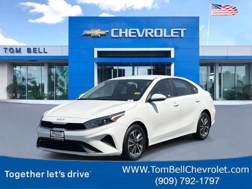 Snow White Pearl 2023 Kia Forte LXS