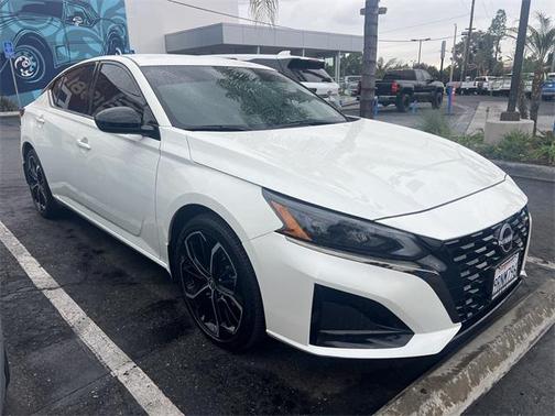 2025 Nissan Altima SR FWD