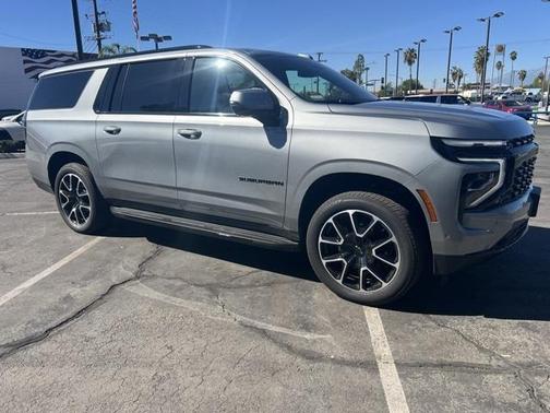 2025 Chevrolet Suburban RST