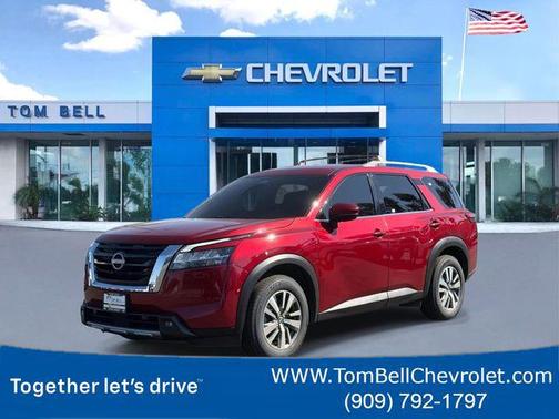 2023 Nissan Pathfinder SL FWD