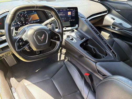 Accelerate Yellow Metallic 2022 Chevrolet Corvette Stingray w/1LT