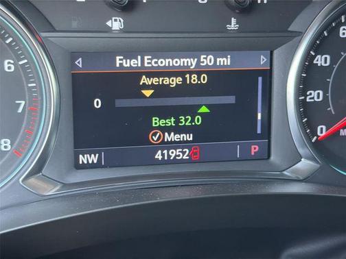 Summit White 2023 Chevrolet Traverse RS