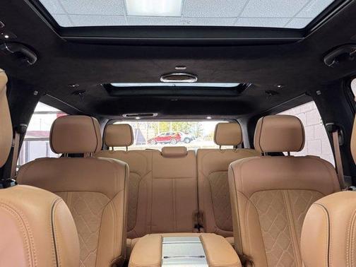 2022 Jeep Grand Wagoneer Series III
