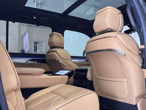 2022 Jeep Grand Wagoneer Series III