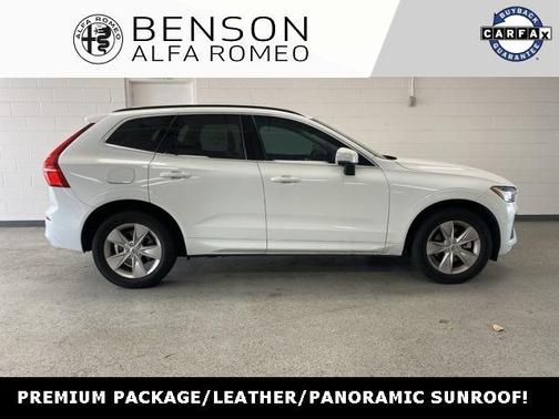 2022 Volvo XC60 B5 Momentum