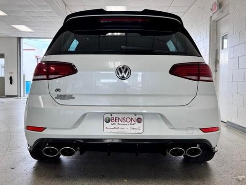 2019 Volkswagen Golf R 2.0T w/DCC & Navigation