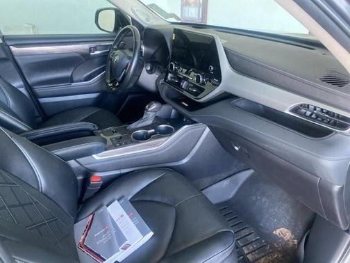 2023 Toyota Highlander Platinum