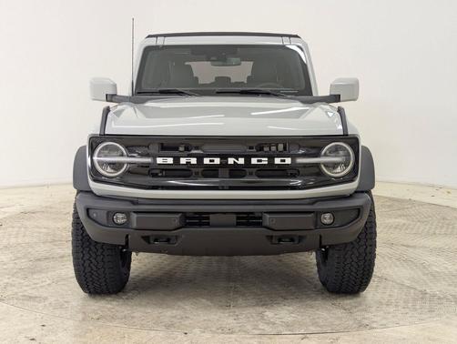 AVALANCHE GRAY 2026 Ford Bronco Outer Banks
