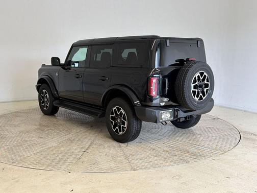 SHADOW BLACK 2026 Ford Bronco Outer Banks