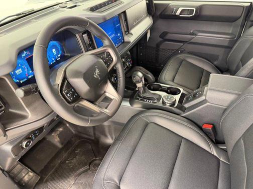 AVALANCHE GRAY 2026 Ford Bronco Badlands