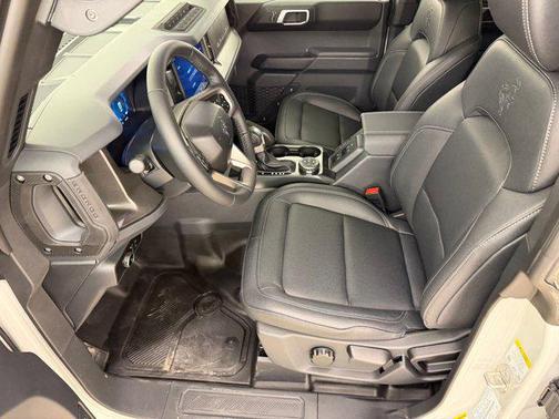 AVALANCHE GRAY 2026 Ford Bronco Badlands