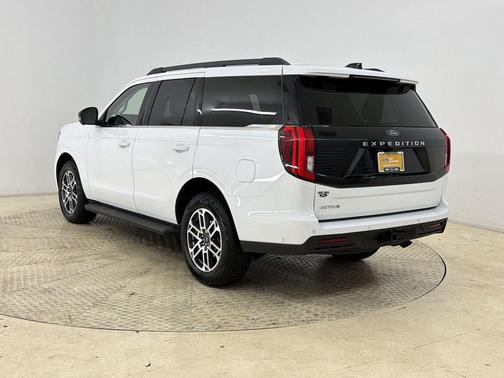 OXFORD WHITE 2025 Ford Expedition Active