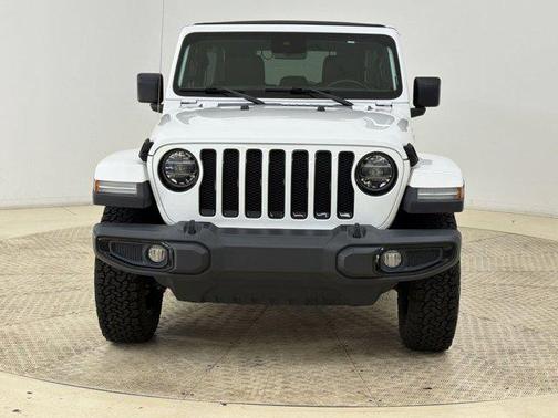 Bright White Clearcoat 2021 Jeep Wrangler Unlimited Sahara