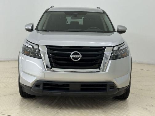 Brilliant Silver Metallic 2025 Nissan Pathfinder SV 4WD