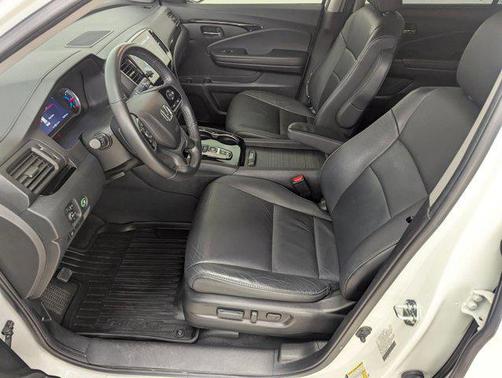 2022 Honda Pilot Touring 8-Passenger