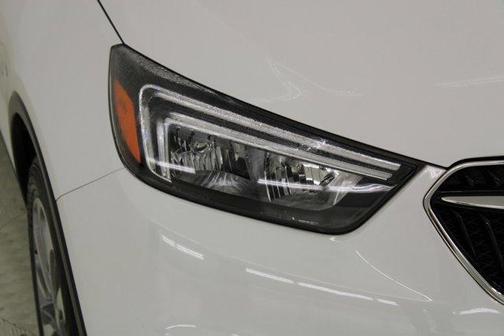 Photo 4 of 41 of 2019 Buick Encore Preferred