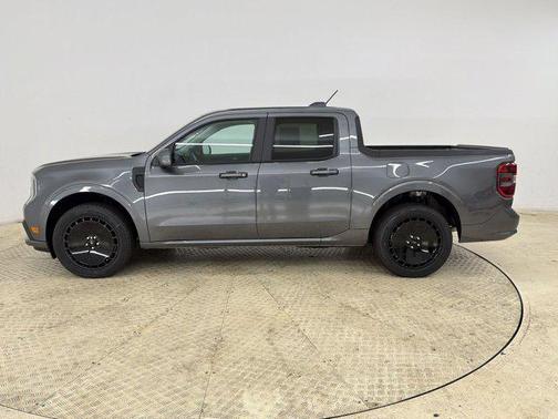 Carbonized Gray Metallic 2026 Ford Maverick Lobo Standard