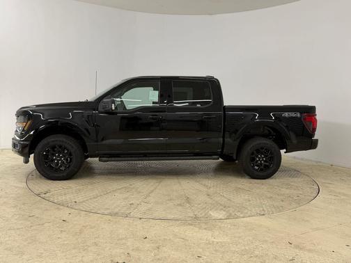 AGATE BLACK METALLIC 2026 Ford F-150 XLT