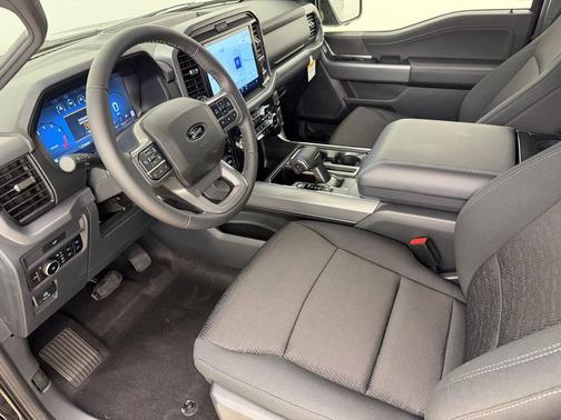 AGATE BLACK METALLIC 2026 Ford F-150 XLT