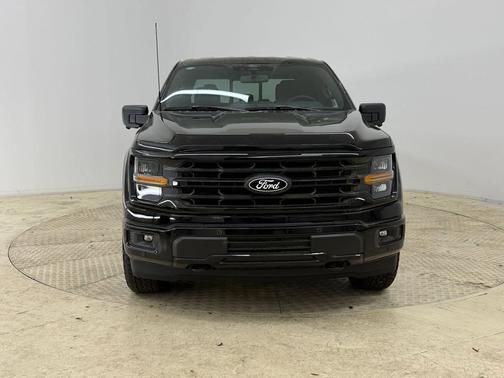 AGATE BLACK METALLIC 2026 Ford F-150 XLT