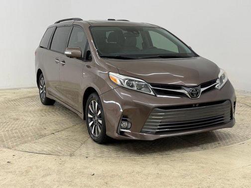 2018 Toyota Sienna Limited Premium