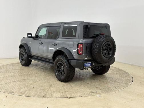 CARBONIZED GRAY METALLIC 2024 Ford Bronco Wildtrak