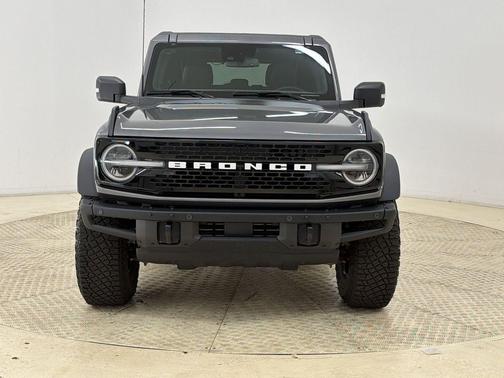 CARBONIZED GRAY METALLIC 2024 Ford Bronco Wildtrak