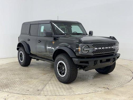 SHADOW BLACK 2025 Ford Bronco Badlands