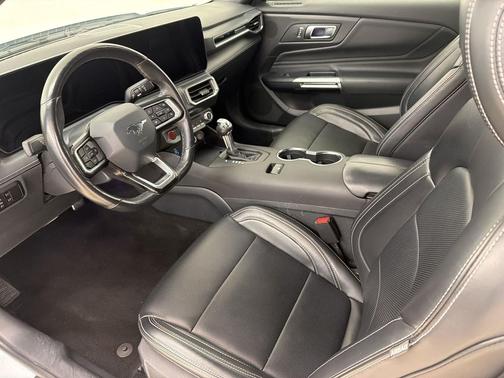 Oxford White 2025 Ford Mustang EcoBoost Premium