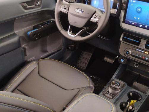 2025 Ford Maverick Lobo Standard