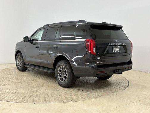 Dark Matter Gray Metallic 2026 Ford Expedition Active