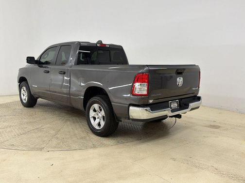 Granite Crystal Metallic Clearcoat 2024 RAM 1500 Big Horn/Lone Star