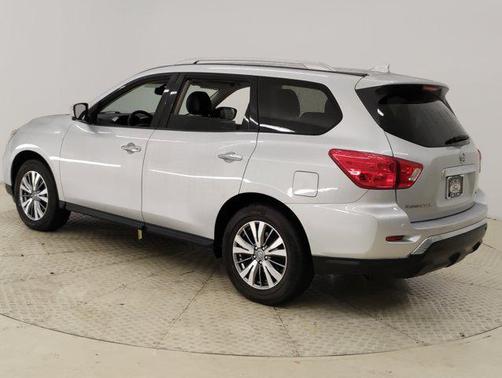 2019 Nissan Pathfinder SL
