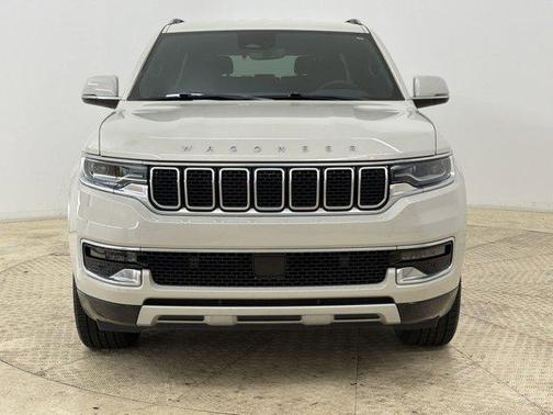 Luxury White Pearlcoat 2022 Jeep Wagoneer Series II 4x2