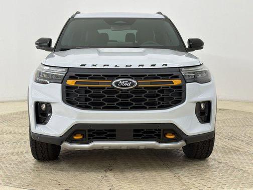 Space White Metallic 2026 Ford Explorer Tremor