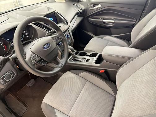 OXFORD WHITE 2019 Ford Escape SE