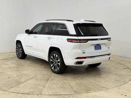 2022 Jeep Grand Cherokee Overland