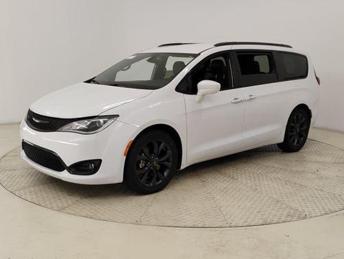 2019 Chrysler Pacifica Touring-L Plus