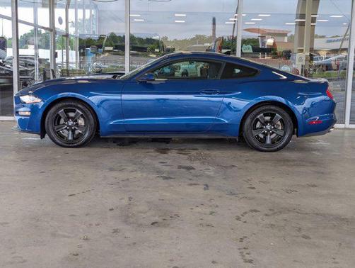 2022 Ford Mustang EcoBoost