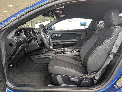 2022 Ford Mustang EcoBoost