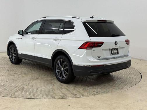 Opal White Pearl 2023 Volkswagen Tiguan 2.0T SE