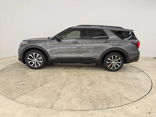 CARBONIZED GRAY METALLIC 2026 Ford Explorer ST-Line