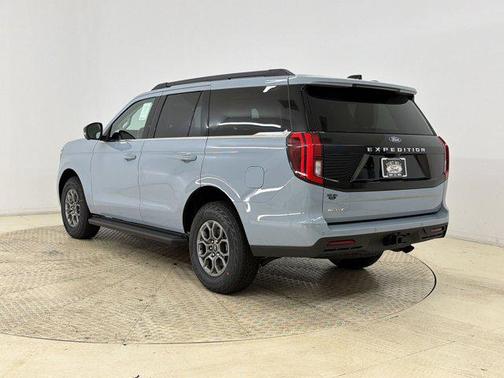 Glacier Gray Metallic Tri-Coat 2026 Ford Expedition Active