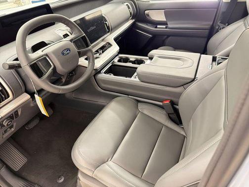 Glacier Gray Metallic Tri-Coat 2026 Ford Expedition Active