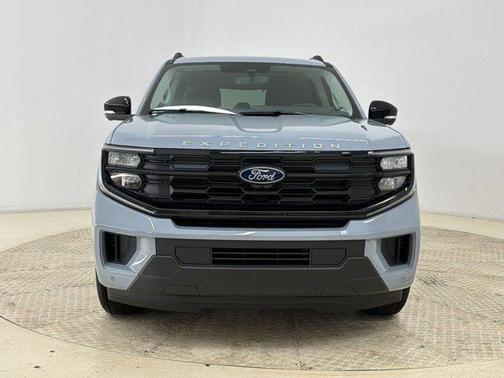 Glacier Gray Metallic Tri-Coat 2026 Ford Expedition Active