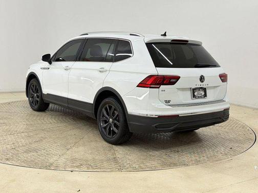 Pure White 2024 Volkswagen Tiguan 2.0T SE